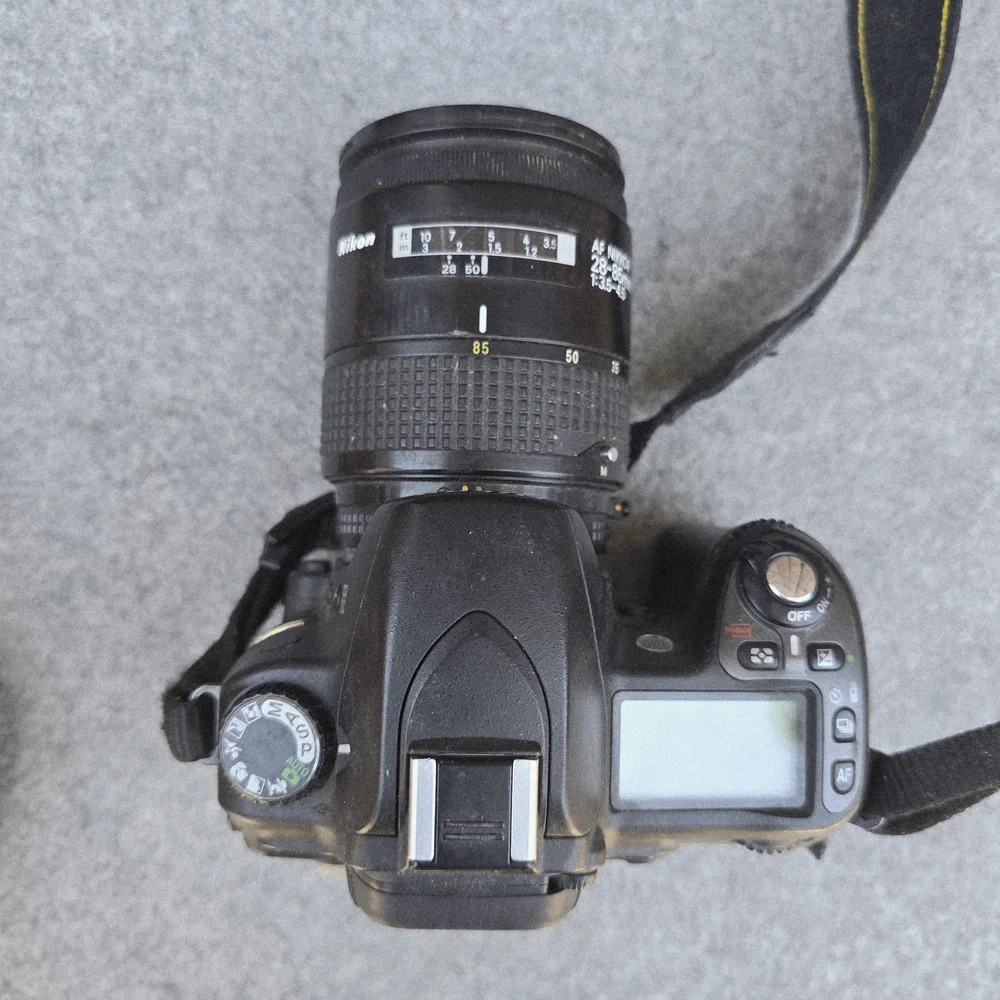 Nikon D80 10.2MP Digital SLR Camera Kit with 18-135mm AF-S DX Zoom-Nikkor Lens